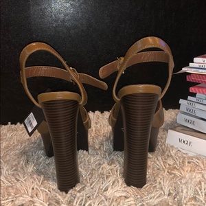 Forever 21 Shoes - Tan Brown Platform Heels Sandals Fall Outfit Forever 21 Shoes - Tan Brown Platform Heels Sandals Fall Outfit